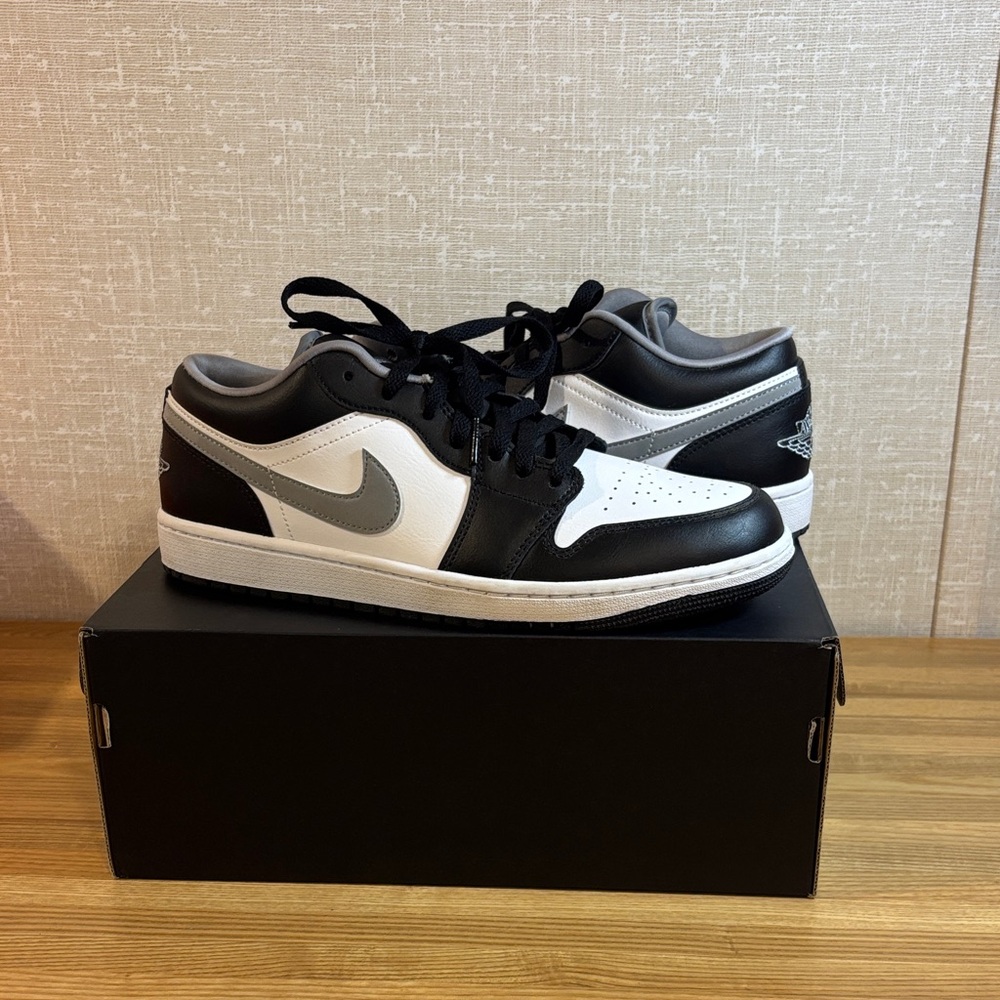 Jordan Men's Black White and Gray Low-Top Sneakers